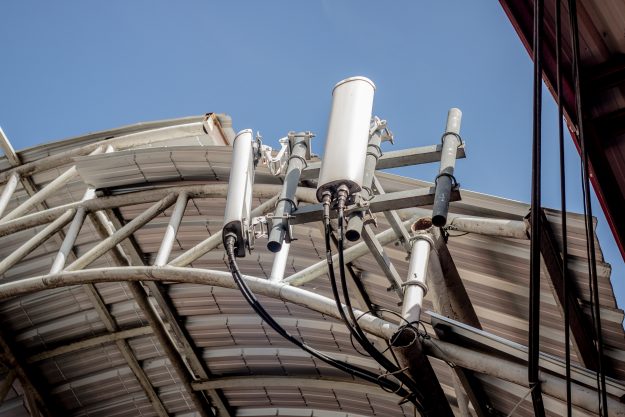 Distributed Antenna Systems (DAS)